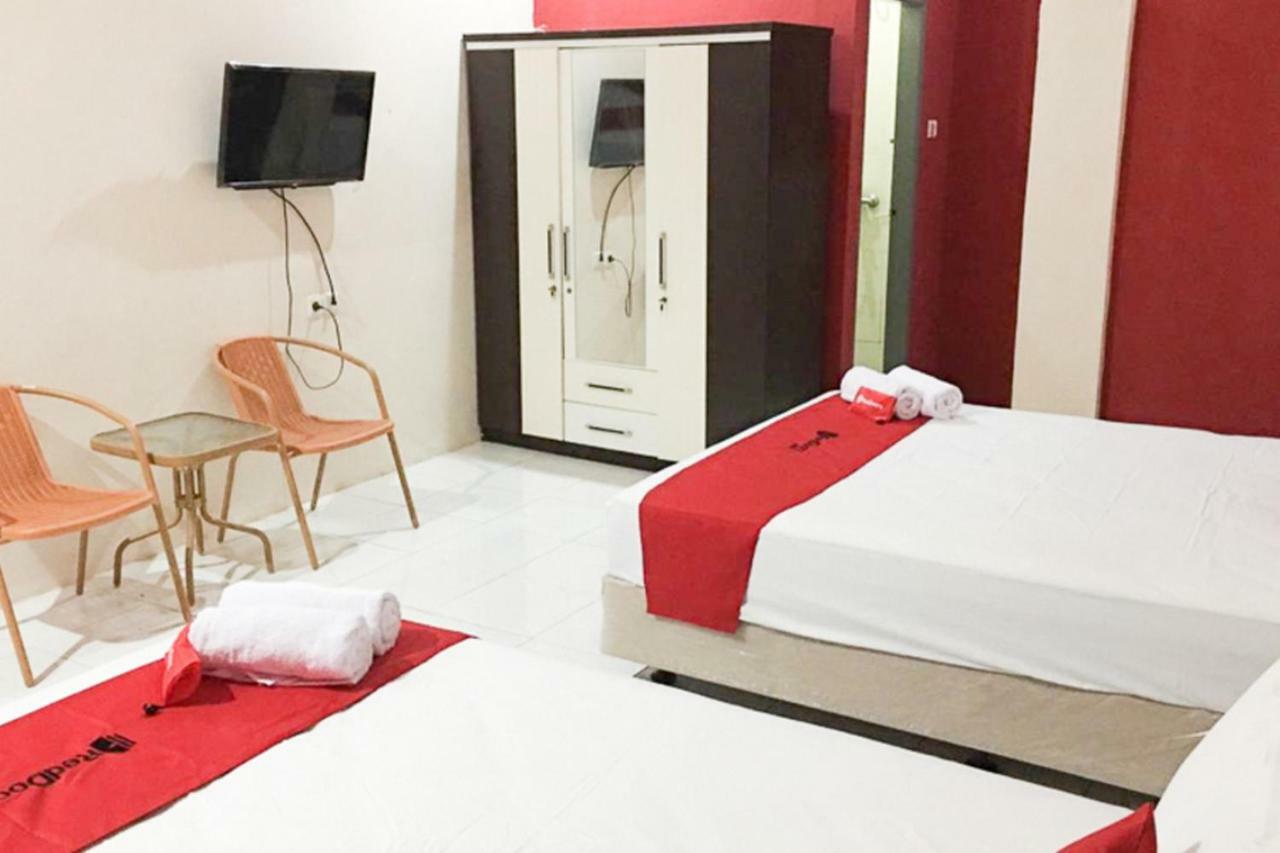 Отель Reddoorz @ Simpang Lima Jupiter Соронг Экстерьер фото